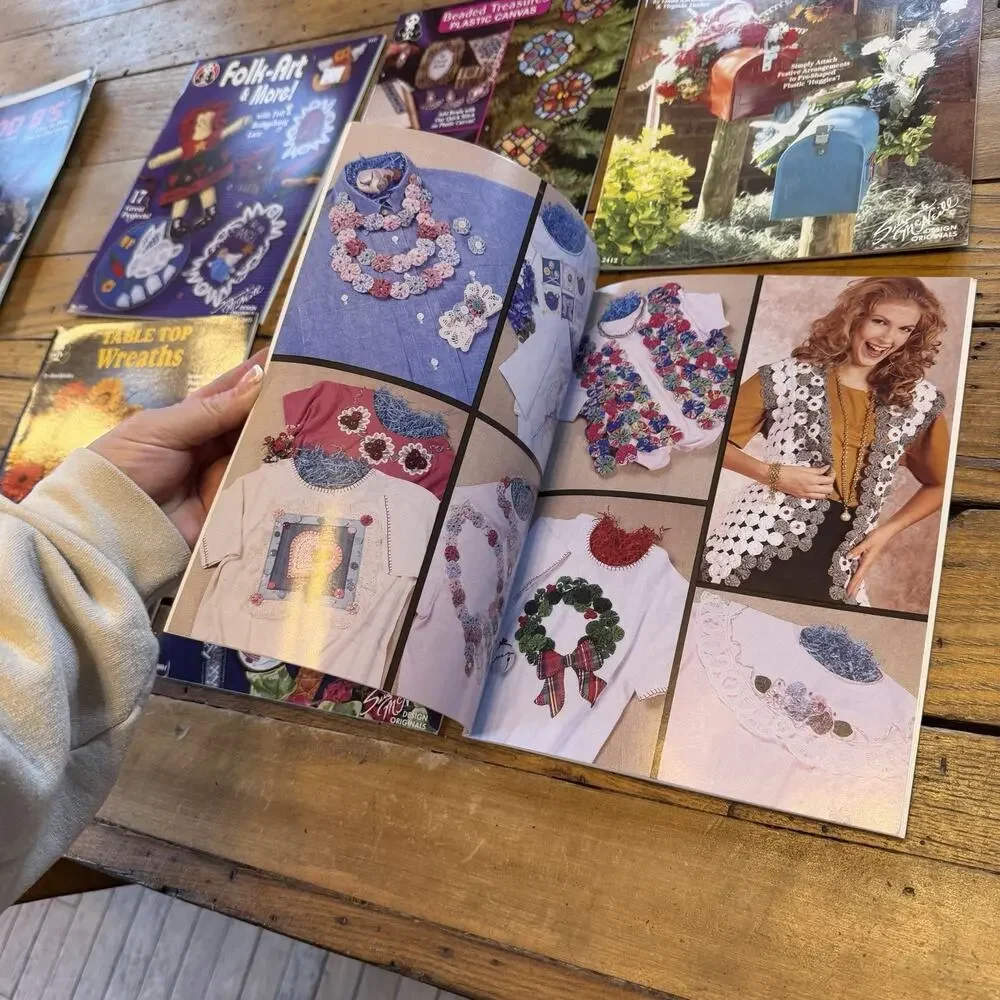 Vtg Craft Pattern Book Lot Plastic Canvas Folk Art Wreaths Yo Yo Sewing DIY